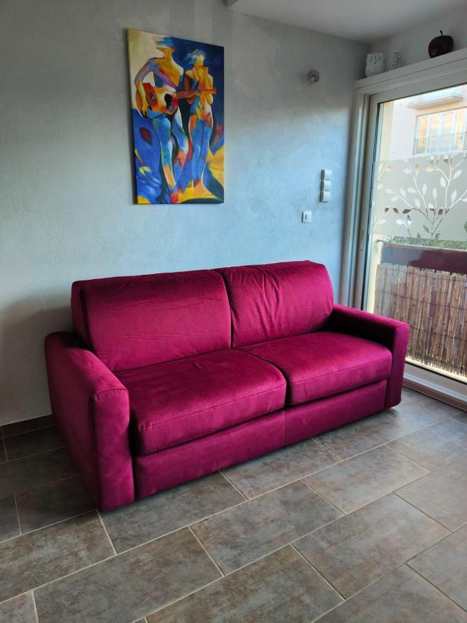 Flat Apartment Сен-Киприен Екстериор снимка