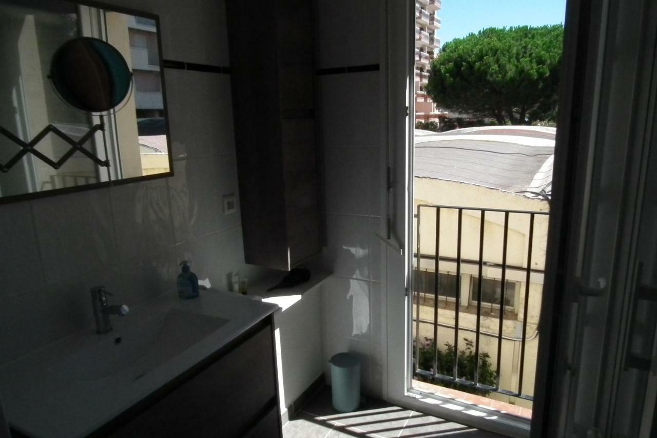 Flat Apartment Сен-Киприен Екстериор снимка